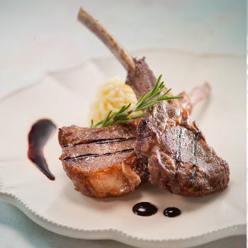 Recipe Pan-Fried Lamb Rack with Red Wine Garlic Sauce