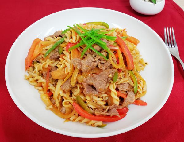 番茄濃湯燴肥牛意麵