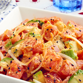 A bowl of colorful sriracha mayo tuna poke