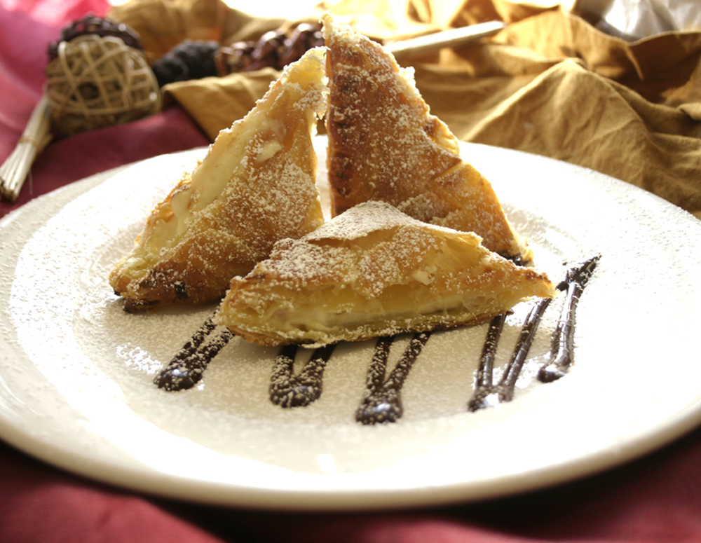 Recipe Vanilla-Plum Flavored Strudel