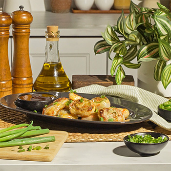 The rice paper recipe trend in crab rangoon form.