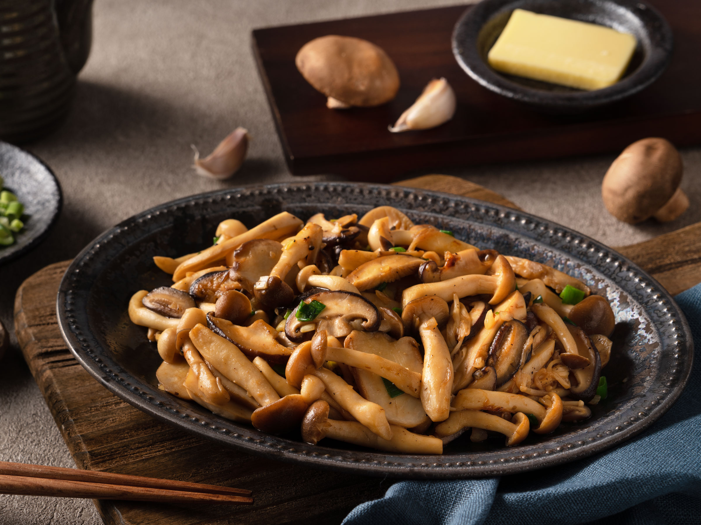 蒜香奶油炒什菇