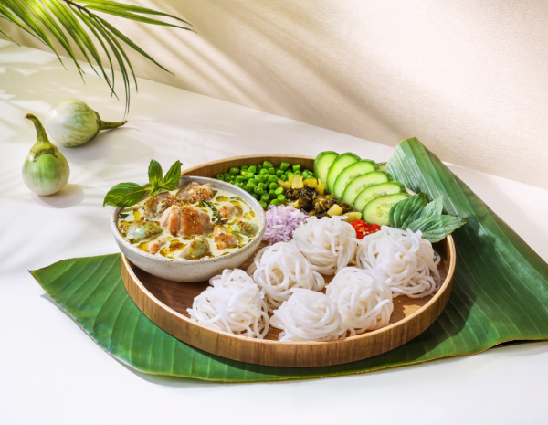 Tingly Green Peppercorn And Green Curry Chicken with Rice Noodles_600