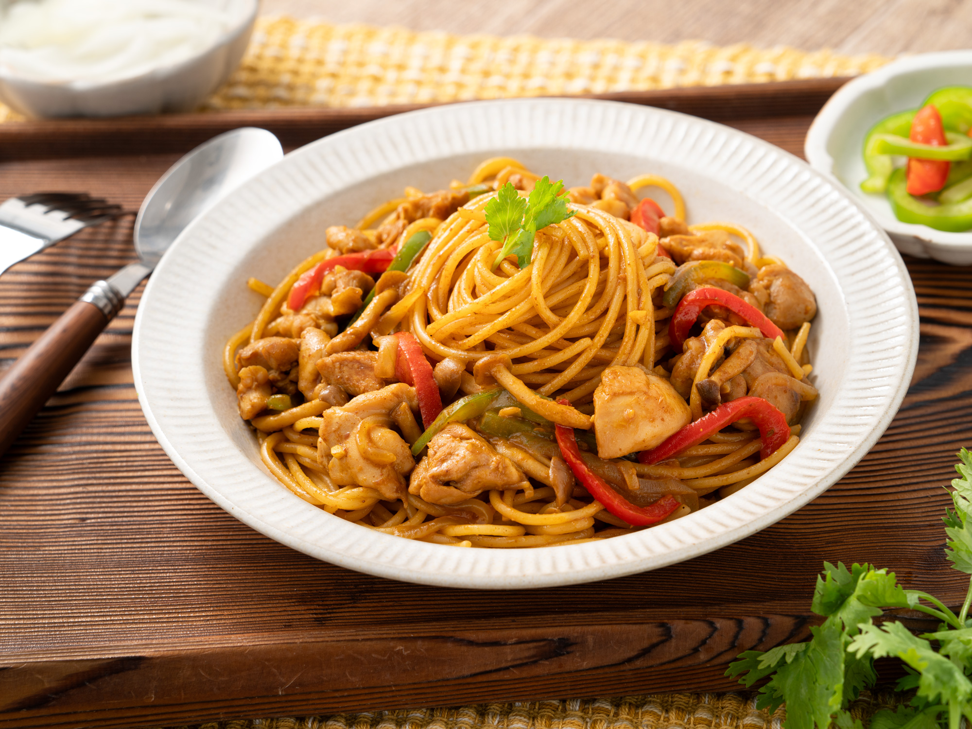 咖哩雞肉義大利麵