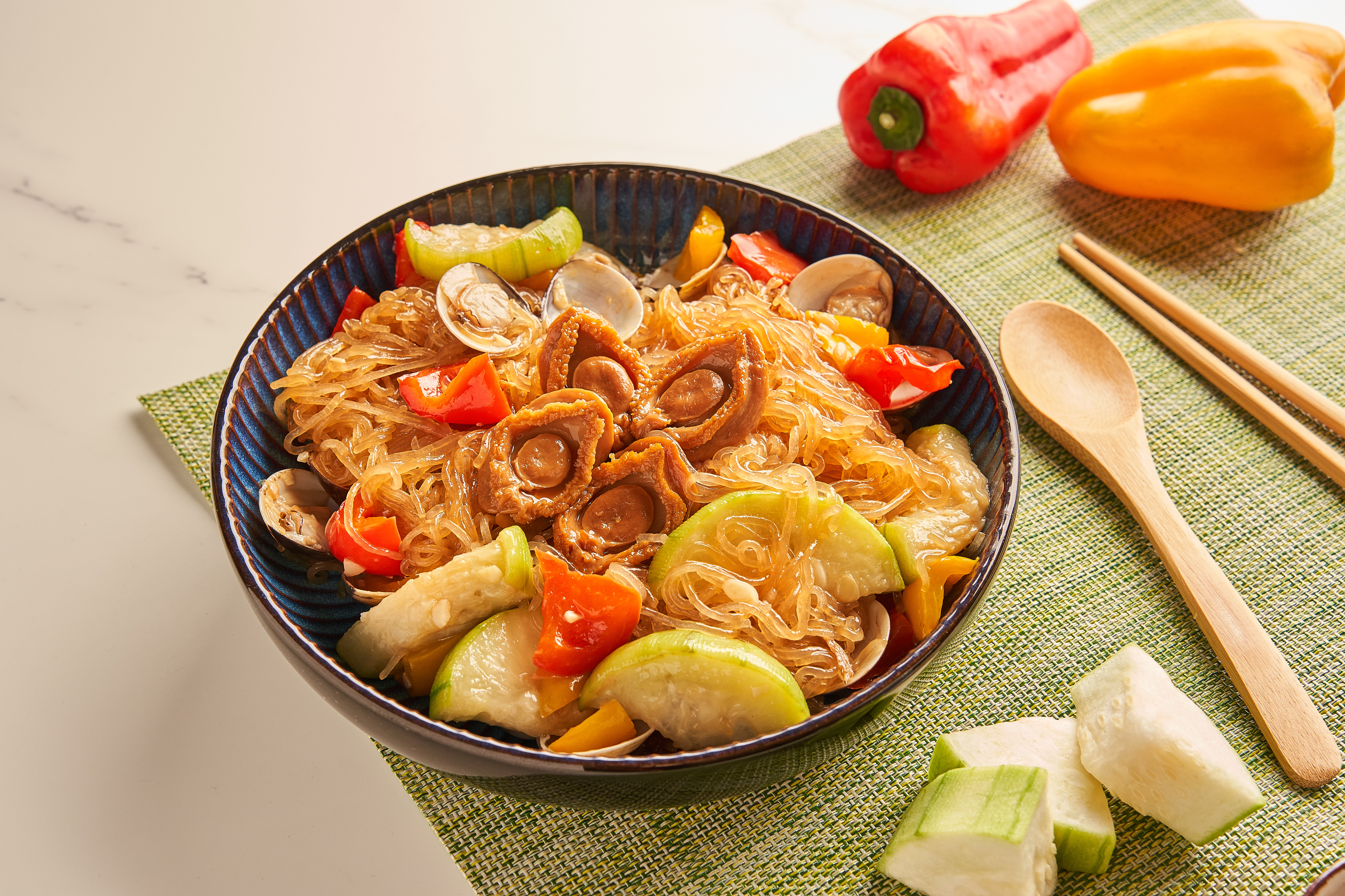 瑞士鮑汁蛤蠣粉絲煲