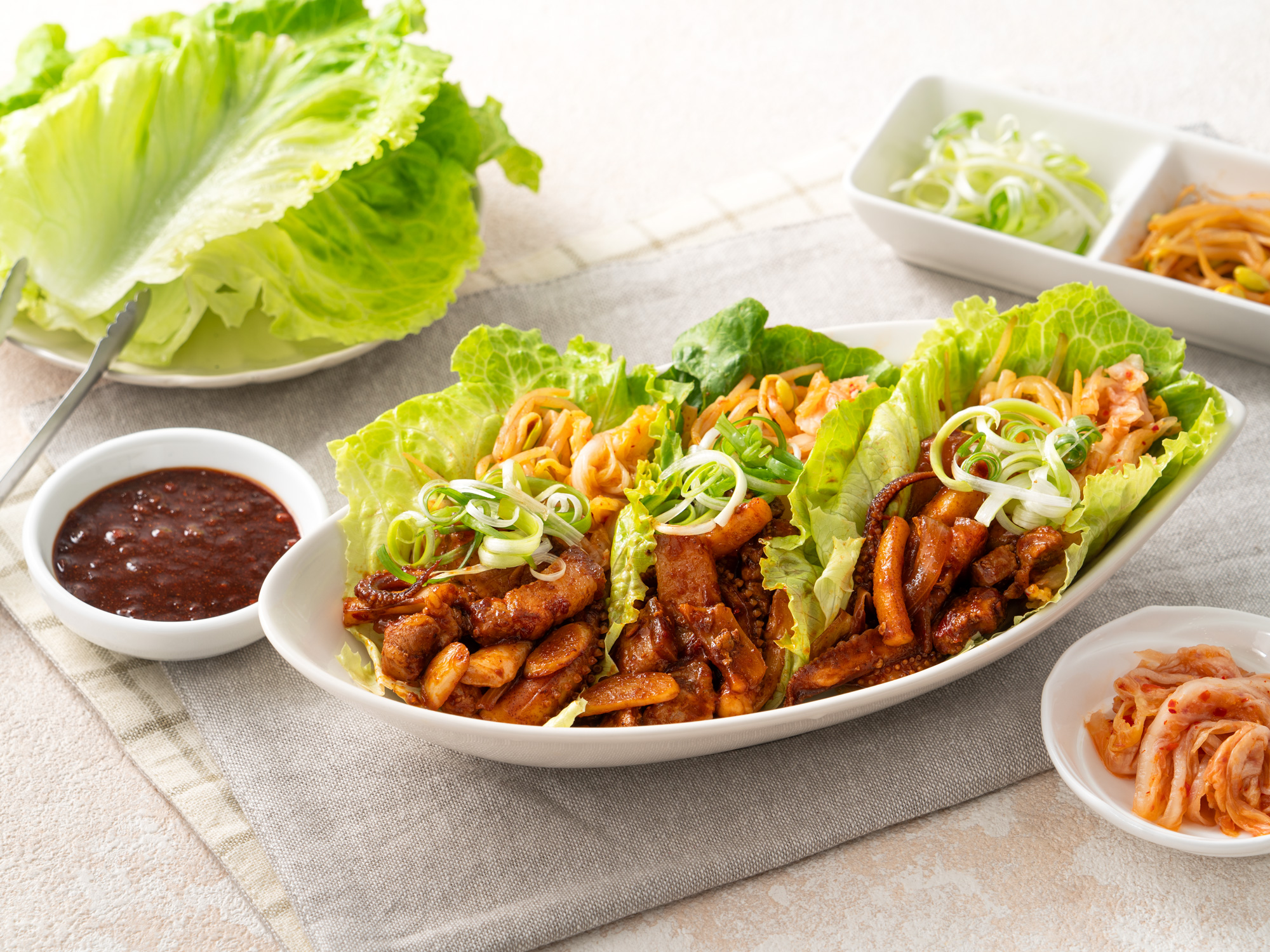 生菜包辣炒海陸雙拼