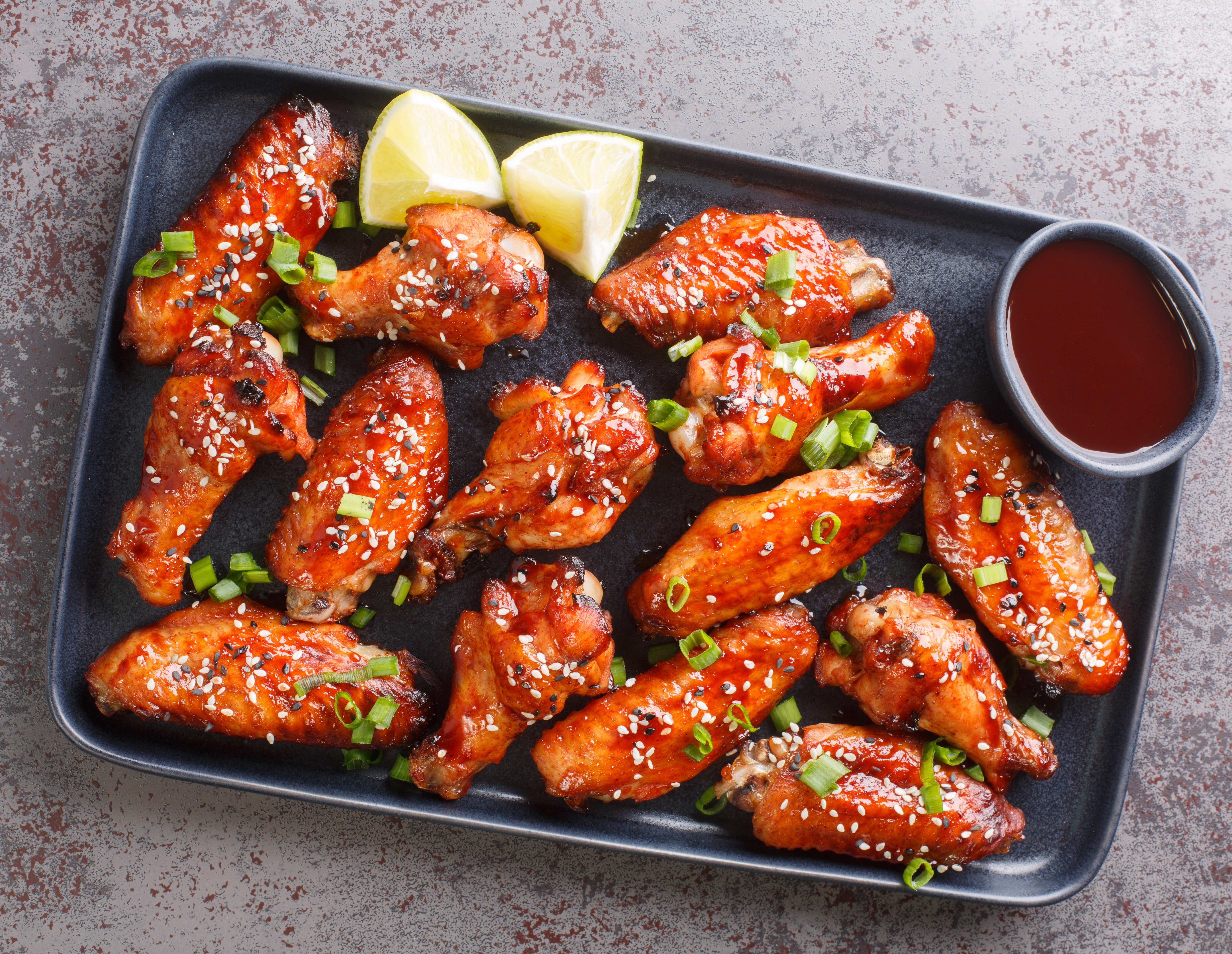 https://cdn-akamai.lkk.com/-/media/web-res-air-fried-rice-top-down-landscape/chilli-chicken-stir-fry_lkk_landscape_topdown_lr/chilli-garlic-prawns_lkk_landscape_topdown_lr/bbq-flavour-sticky-wings/bbq-flavour-sticky-wings-600x465.jpg?h=3803&hash=374DC38704EF0301BEDA82EC20ACEDF5&iar=0&w=4908