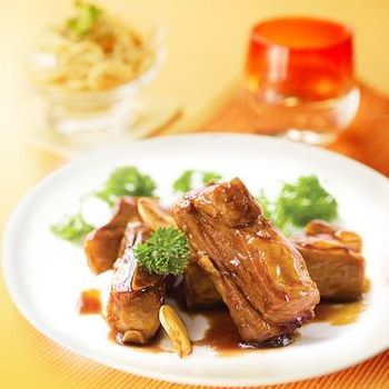 Iga Kukus dengan Plum