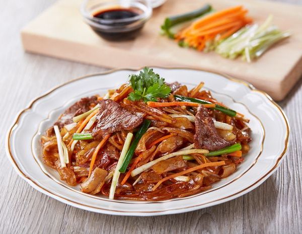 Tumis Mie Beras Babi dengan Bumbu Serbaguna