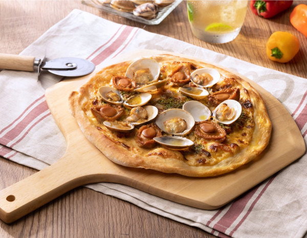 Abalone and Clam White Pizza with Thai Basil Pesto 600x465