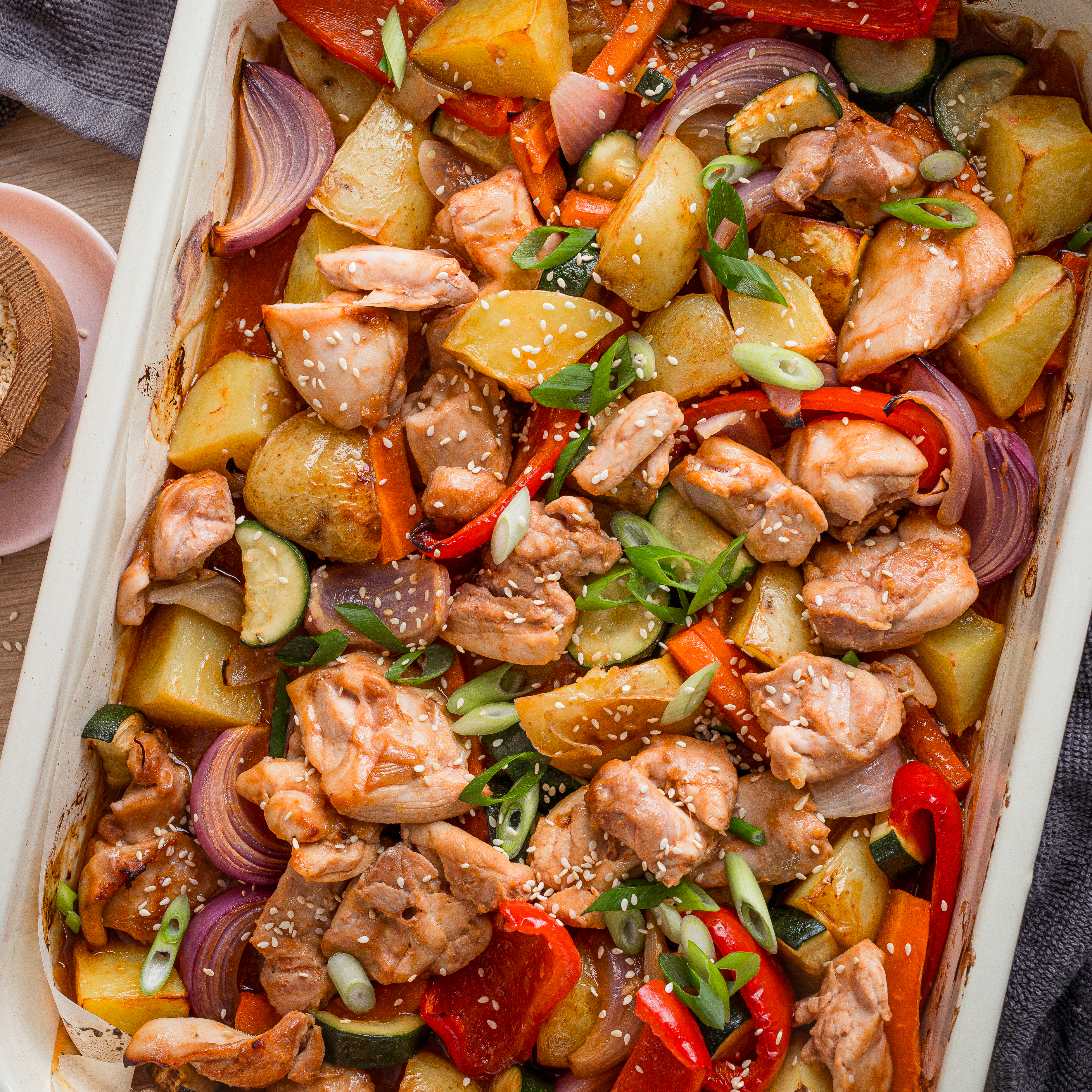 APPSticky Chicken  Vegetable Tray Bake4268