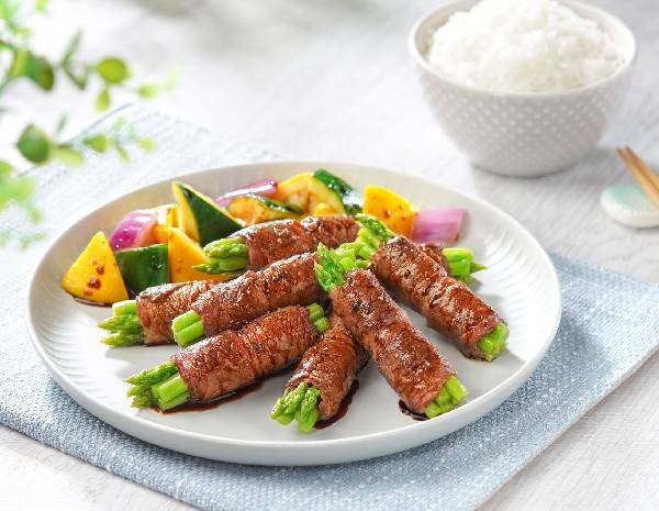 Supreme Pan-fried Asparagus and Beef Roll