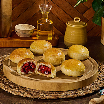 A baked manapua recipe for Hawaiian style char siu buns.