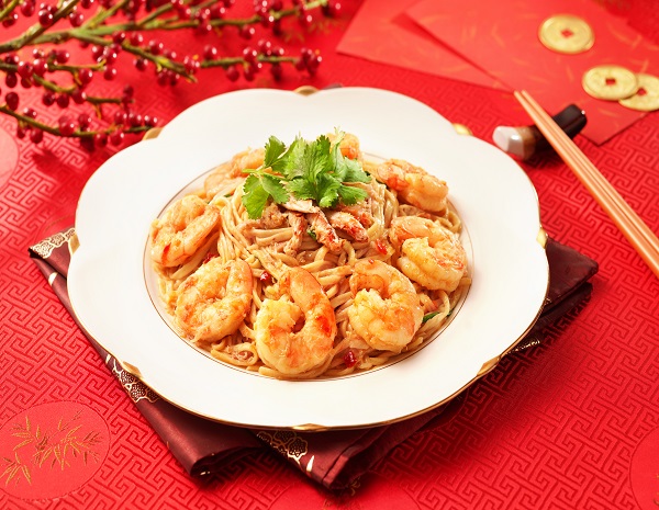 Braised Prawns, Crab meat and E-fu Noodles in Oyster Sauce 
