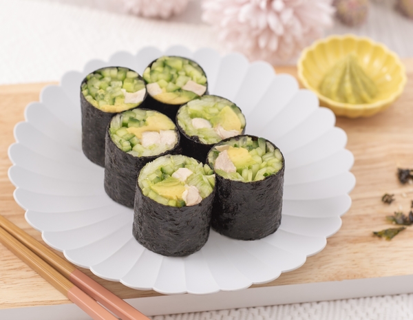Avocado Chicken Nori Roll 