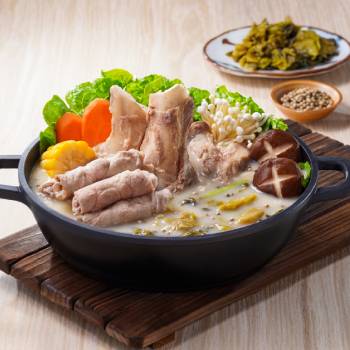 White Peppercorn Pork Bone with Pickled Leaf Mustard Hot Pot