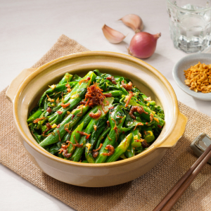 Sizzling Chinese Broccoli with Hot and Savoury Seafood XO Sauce