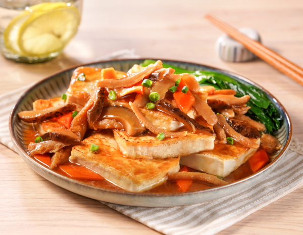 Braised Tofu with Shiitake Mushrooms and Vegetarian Meat