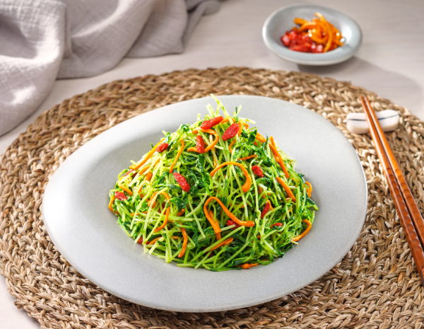 Cordyceps Flower mixed with  Peas Shoots