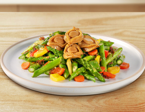 Stir Fried Abalone with Asparagus and Bicolor Peppers in XO Sauce