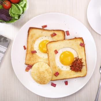 XO Egg in the hole toast