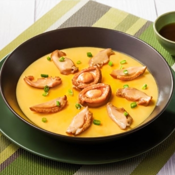 Puding Telur Kukus dengan Abalon