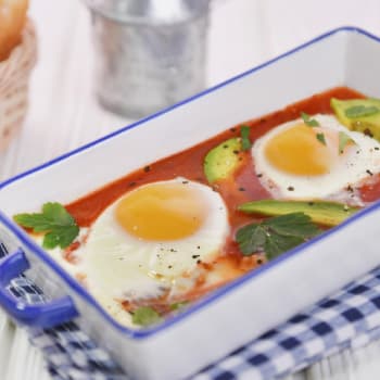 HK_recipe_350_Baked Eegg with Aavocado and Tomato