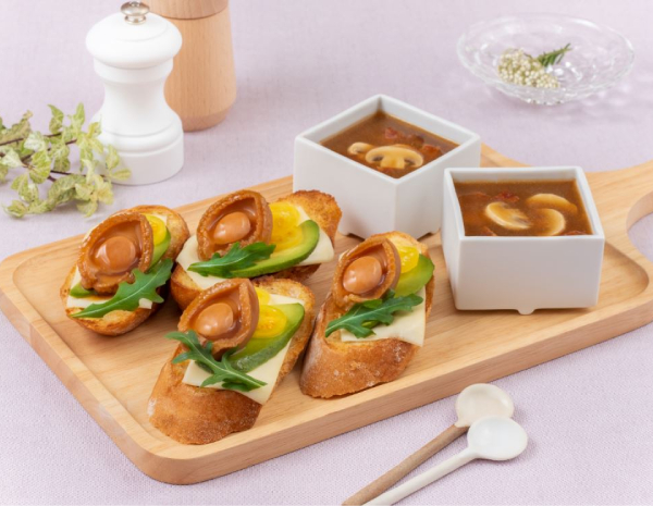 Roti bakar Abalone & Alpukat dengan Sup Jamur
