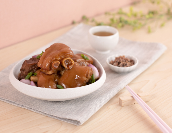 Braised Pork Knuckle with Preserved Sweet Prune
