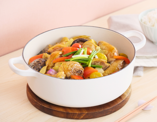 Braised chicken with chestnut and mushroom