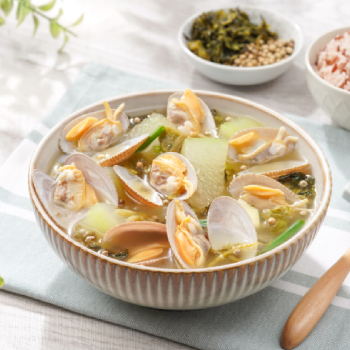 Pickled Leaf Mustard and Pepper White Gourd Soaked with Venus clam