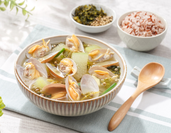 Pickled Leaf Mustard and Pepper White Gourd Soaked with Venus clam