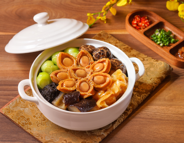 Premium Abalone Pot with Sea Cucumber Fish Maw and Mushroom