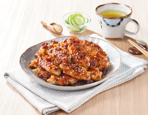 Pan Fried Chicken Wings with Hot & Spicy Seafood XO Sauce 