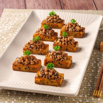 Stir-fried Potato with Mushroom and Minced Pork