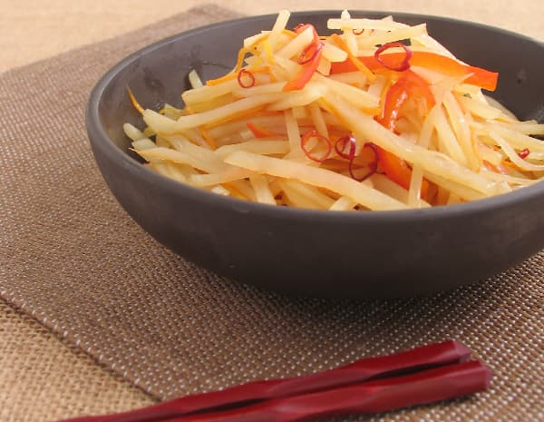 じゃがいもの黒酢炒め