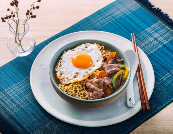 Colourful Satay Beef Noodles