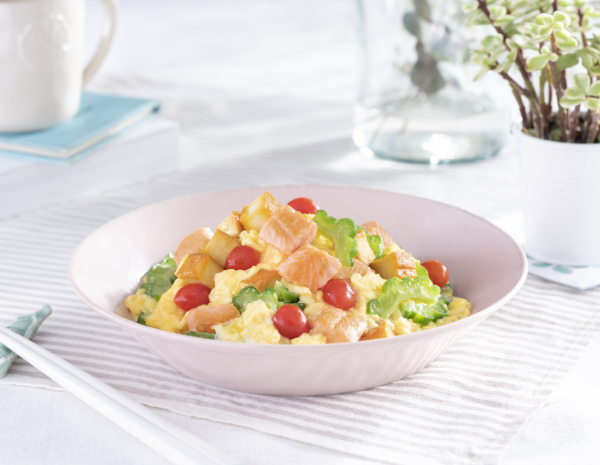 三文魚苦瓜炒蛋