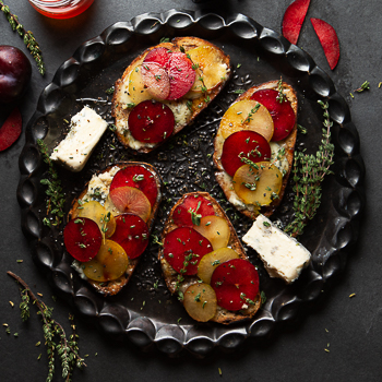 Recipe Plum & Gorgonzola Bruschetta S